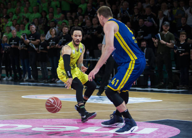 就解雇新帅 就解雇新帅