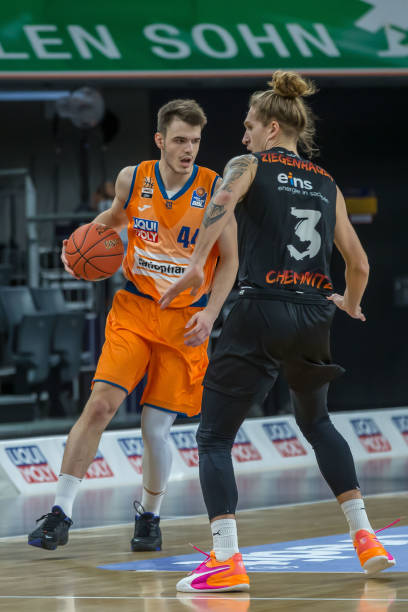 晋级四强的 晋级四强的