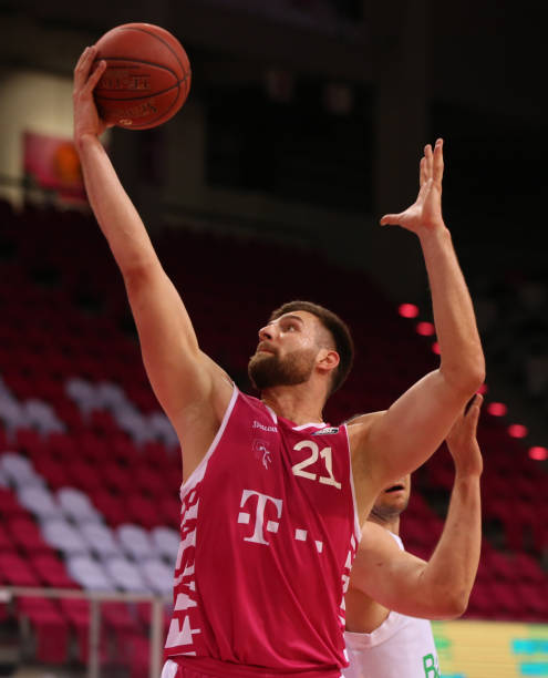 功球队必须 功球队必须